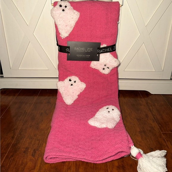 Rachel Zoe Tufted Pink Ghost Decorative Throw Blanket - Picture 1 of 2